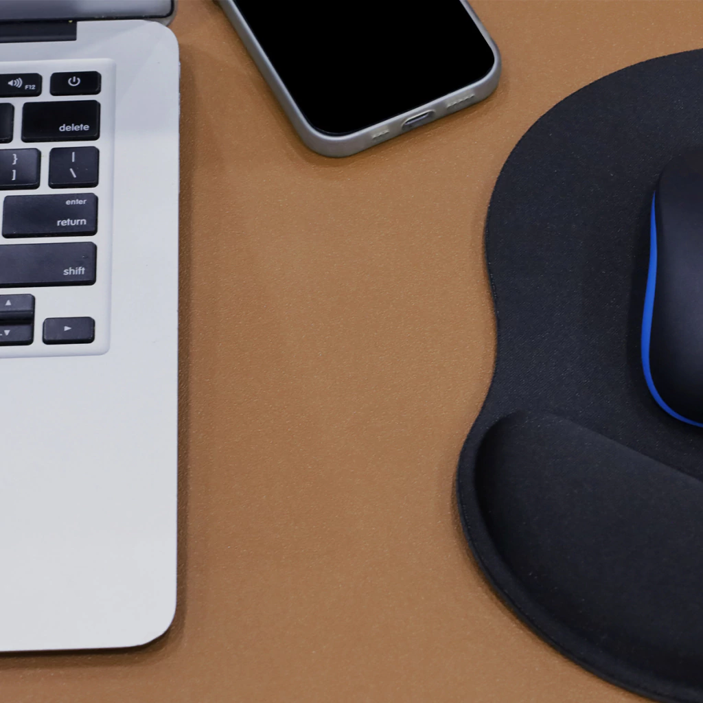 9-6727ac18a45ab5c40e17568214665080-1024-1024 Mouse Pad CDTEK Ecocuero Liso 80 x 40 cm | MARRÓN - Imagen 3