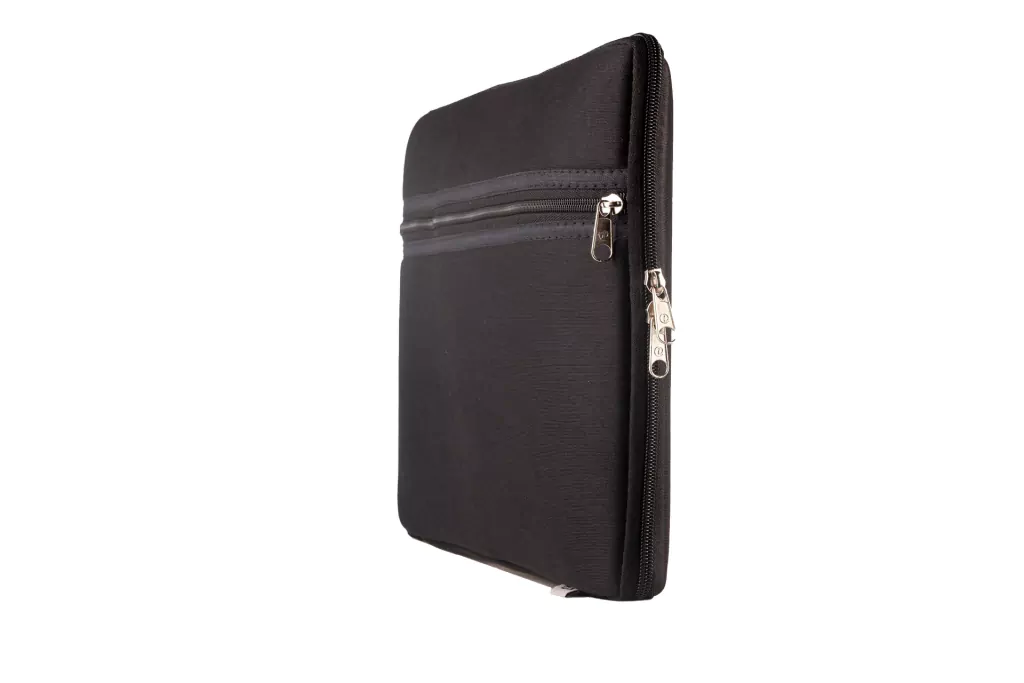 cdtk_mg_6892_alta1-174ff56c7d4ea3820f16819215129145-1024-1024 Funda Porta Notebook CDTEK 14" Negra | Funda Protectora Acolchada | Ideal para Transporte - Imagen 3