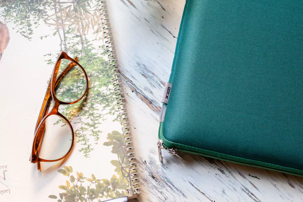 _mg_7199_alta1-323f50ee593d40bf1316832179163700-1024-1024 Funda Porta Notebook CDTEK 15.6" Verde | Funda Cordura Acolchada 8mm | Protección para Transporte - Imagen 2